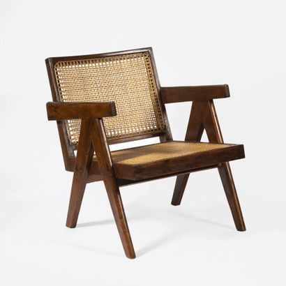 Pierre Jeanneret (1896-1967) Paire de fauteuils modèle "Easy Armchair" en teck et...