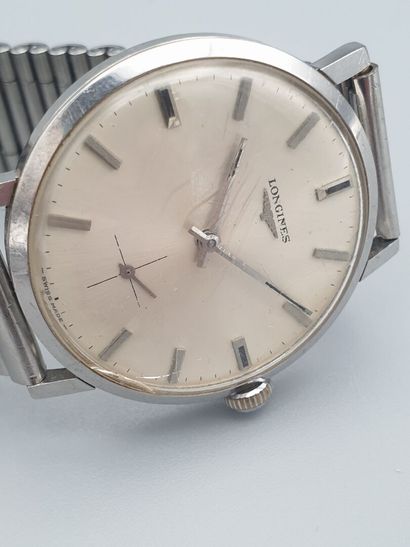 LONGINES "Extra Plate" ref.8236.3 vers 1965 Elégante montre bracelet en acier en...