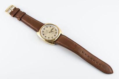 OMEGA "Seamaster-Day Date" ref.166.064 vers 1972. Montre bracelet en métal plaqué,...