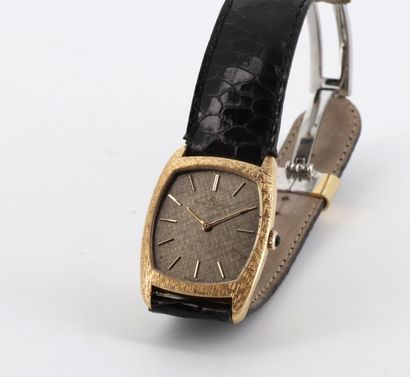 BAUME et MERCIER ref.37056 vers 1965 Élégante montre de dame en or jaune (750), boitier...