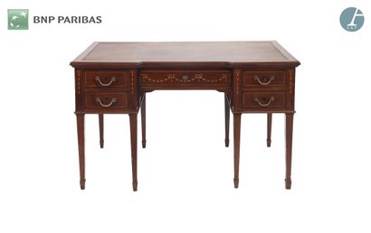 null Flat desk in natural wood and veneer varnished mahogany, opening with five drawers...