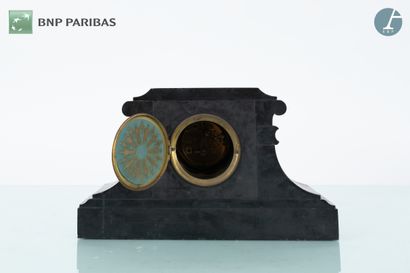 null Black marble clock in the shape of a column, the dial signed LEVY.
Accidents...