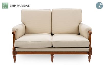 null Sofa in molded and carved natural wood, beige fabric upholstery with white feathers,...