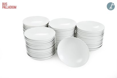 null From the Palladium Bus

Brand Promundi

Set of 59 white earthenware soup plates

H...