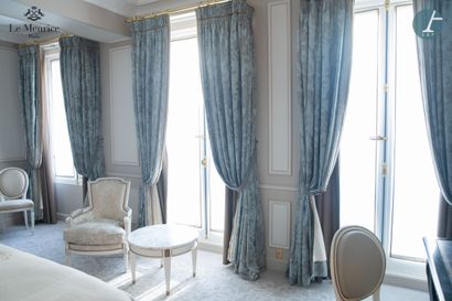 null From the Hotel Le Meurice - Room 409

House LELIEVRE
Three pairs of curtains...