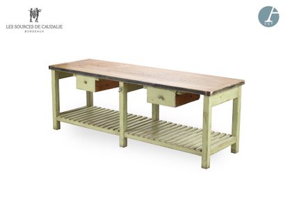 null Coming from room 39(Grange à Bateaux)
Large workbench in lime green lacquered...