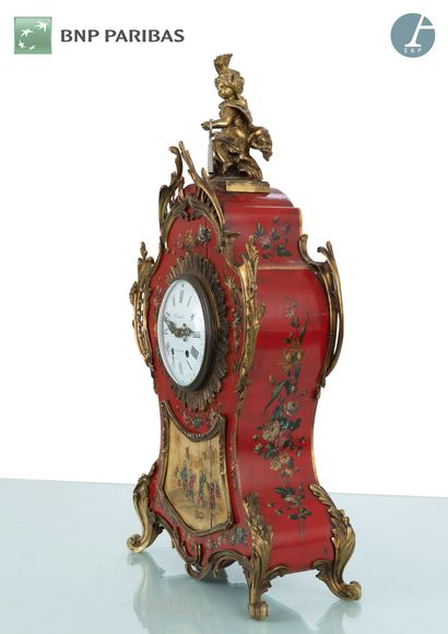 null Painted wooden cartel with chinoiseries and flowers on a red background, gilded...