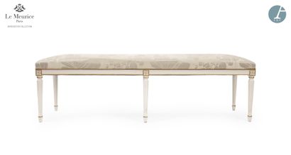 null From the Hotel Le Meurice - Room 426

Bench in molded wood and white lacquered...