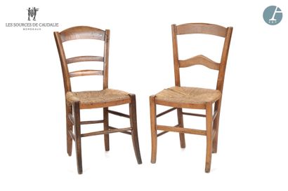 null From Sources de Caudalie (Maison du Lièvre)
Set of two chairs in natural wood,...