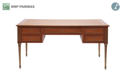 null Flat desk, in natural wood and natural wood veneer, opening with five drawers...
