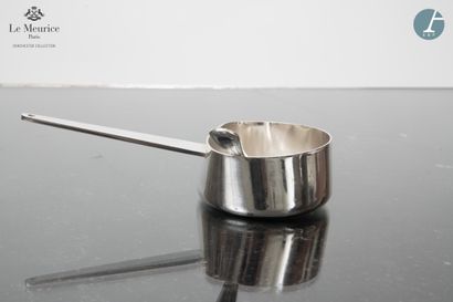 null From the Hotel Le Meurice

Lot in silver plated metal including :
A sauce pan,...