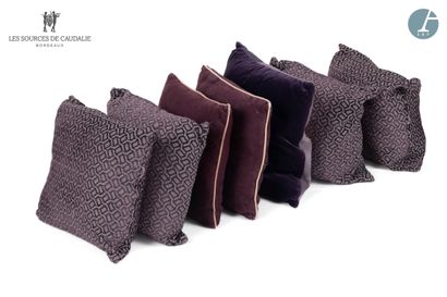 null From Sources de Caudalie (Grange à Bateaux)
Lot of seven purple cushions, some...