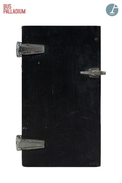 null From the bar of the Bus Palladium



Set of four refrigerator doors, in black...