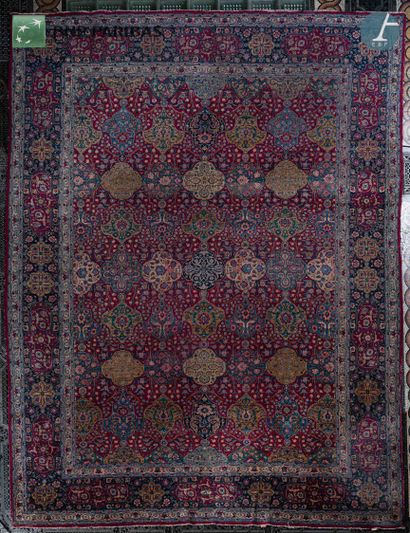 null IRAN - late 19th century - early 20th century
Kirman carpet in wool velvet,...