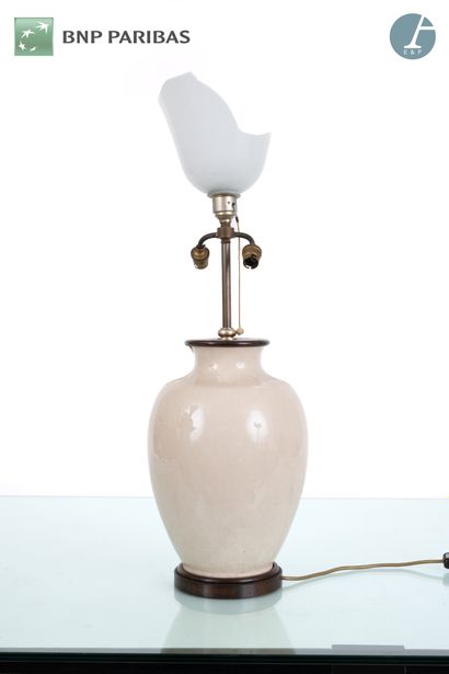null Vase mounted in ivory ceramic lamp. 
The shade support is broken. 
Sold without...