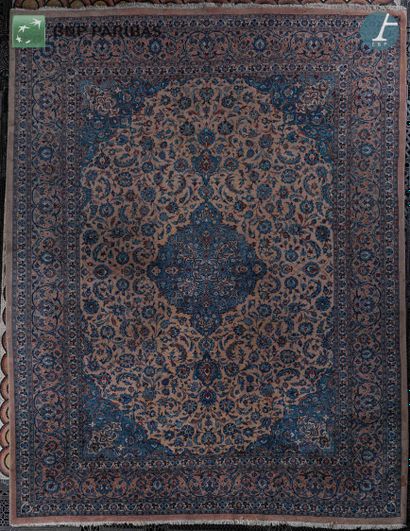 null KASHMAR XXth century
carpet in wool velvet, chains and wefts in cotton
Central...