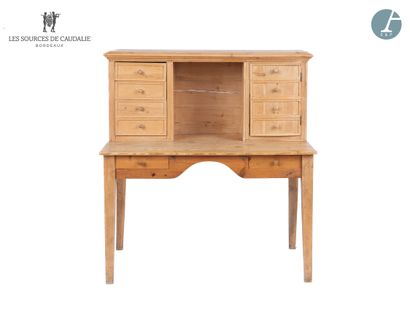 null From Sources de Caudalie - Room 32 "L'Espadon" (Boat Barn)
Stepped desk in natural...