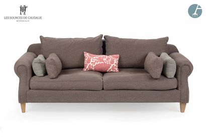 null From the Sources de Caudalie
FLAMANT
Three seater sofa in taupe fabric
H: 83cm...