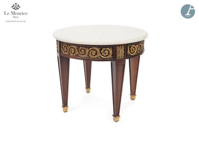 null From the Hotel Le Meurice - Room 428

Circular pedestal table in natural wood...