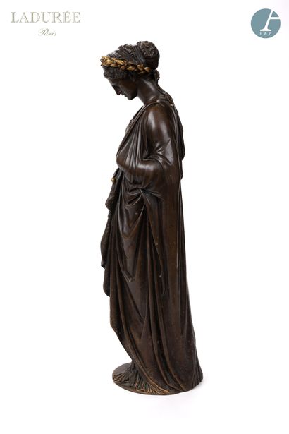 null From the Maison Ladurée - Entrance hall. 

Jean-Baptiste CLESINGER (1814-1883)
Sapho
Sculpture...