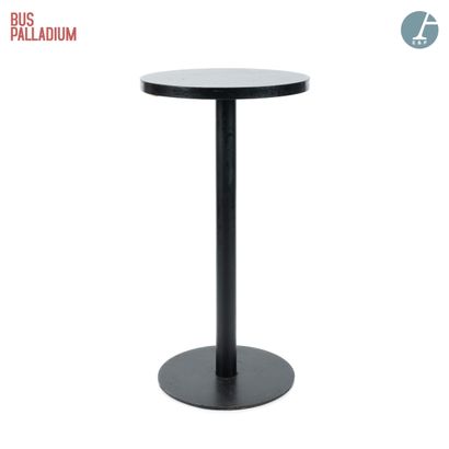 null From the Bus Palladium concert hall



Dining table, the circular top in black...