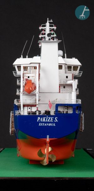 Maquette navire de transport de produits chimiques Model of the Pakize S., a chemical...