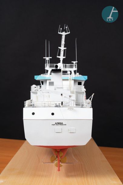 Maquette d’un bateau de pêche Maquette du navire de pêche AZIMINA Port aux Français,...