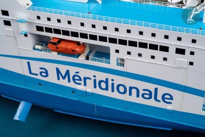 Maquette d’un ferry Maquette du Piana, ferry de la Méridionale. Navire RO-RO Passenger...