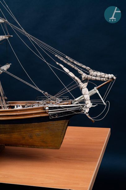 Maquette Modern wooden model of a three-masted "Sark Cutty". 
Accidents and misses....