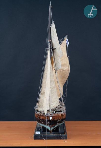 Maquette Wooden model of the Nagrit, a Finnish wooden sailing ship. 
84 cm x 84 ...