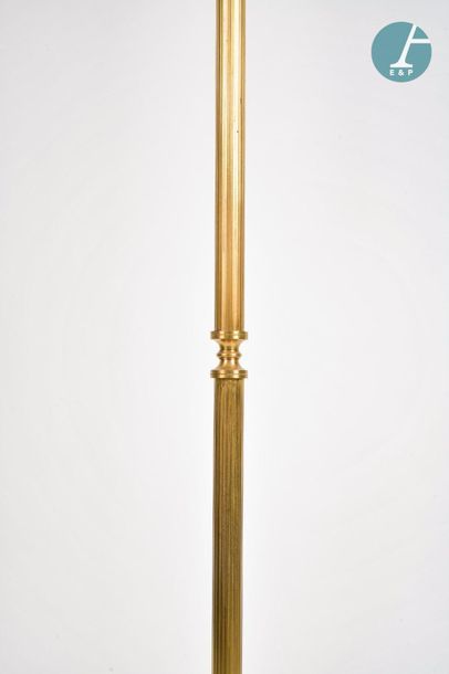 En provenance du siège de la Région Île-de-France Floor lamp in gilt bronze.Height...