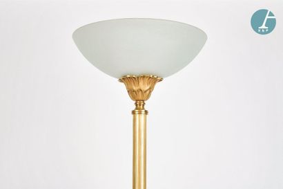 En provenance du siège de la Région Île-de-France Floor lamp in gilt bronze.Height...