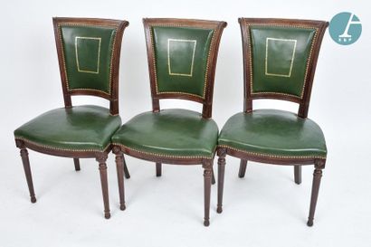 En provenance du siège de la Région Île-de-France Six chairs in natural wood, green...