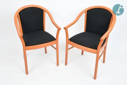 En provenance du siège de la Région Île-de-France 2 armchairs in black fabric and...