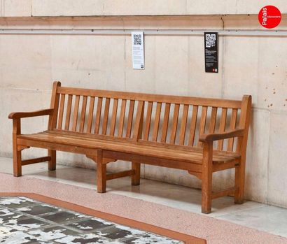 En provenance du Palais de la Découverte Three double benches in natural wood, with...