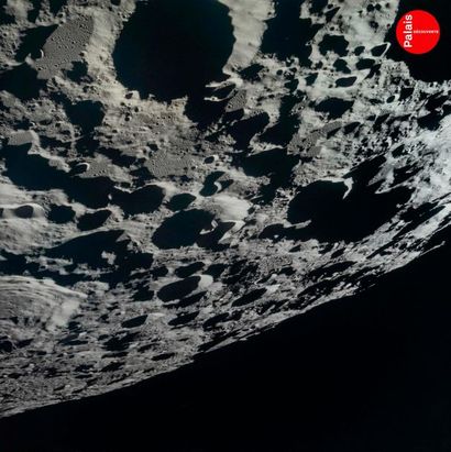 En provenance du Palais de la Découverte NASA Apollo 11, 20 juillet 1969.
La Lune...