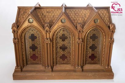 Reliquaire en bois doré Liturgical object belonging to the Collège Saint-Louis de...