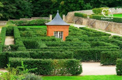 Visite privée du Château de Breteuil Valid for 5 persons

Visit of the park and the...