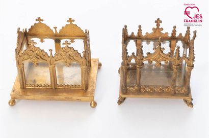 Deux petites châsses One of which has broken glass. Liturgical object belonging to...