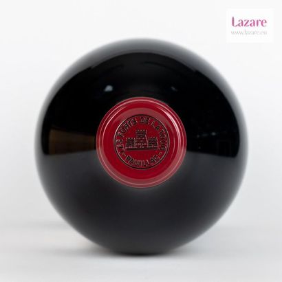 null LES FORTS DE LATOUR, Pauillac.
2ème Vin du Château Latour.
Caisse en bois d'origine...