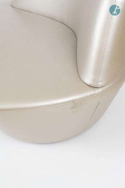 En provenance du siège d'un groupe industriel international Set of two Polar armchairs...