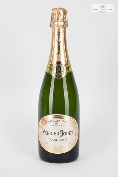En provenance de l'Hôtel Saint James Albany 
PERRIER JOUET Grand Brut, champagne,...