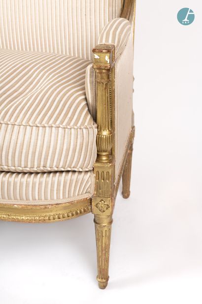 null 
From a prestigious Parisian Palace 


Moulded, carved and gilded wooden sofa...