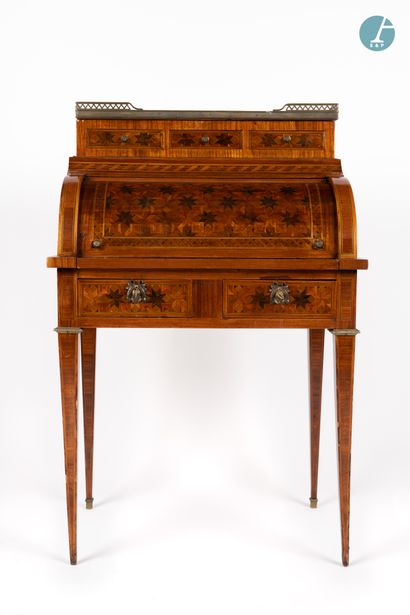 null 
From a prestigious Parisian Palace 
﻿﻿﻿
Cylinder desk in natural wood and veneer,...