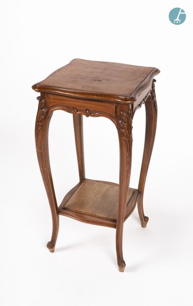 null 
From a prestigious Parisian Palace 


Moulded and carved natural wood saddle,...