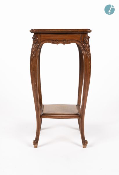 null 
From a prestigious Parisian Palace 


Moulded and carved natural wood saddle,...