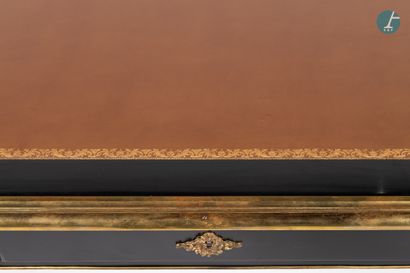 null 
From a prestigious Parisian Palace 
﻿﻿
Flat desk in black lacquered wood, chased...