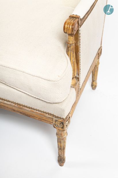 null 
From a prestigious Parisian Palace 
﻿﻿
Carved and gilded molded wood sofa,...