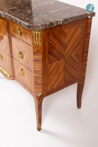 null 
From a prestigious Parisian Palace 


Jutting chest of drawers, in natural...