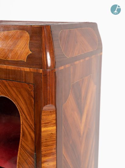 null 
From a prestigious Parisian Palace 


Natural wood and veneer display case,...
